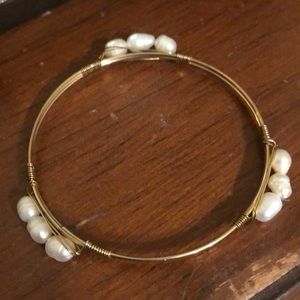 STOCKING STUFFER! Single bracelet w water pearls